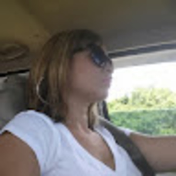 Meet your Posher, Jessica - Picture 1 of 1